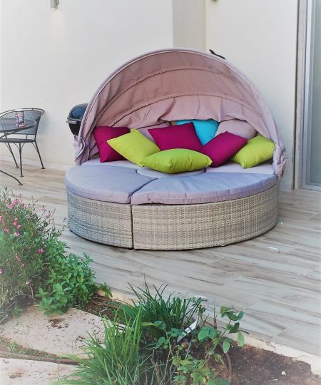 מיטת שיזוף עגולה