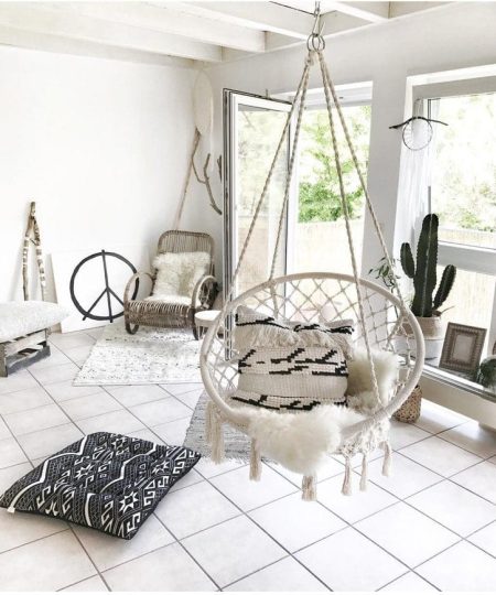 כורסאת נדנדנה תלויה