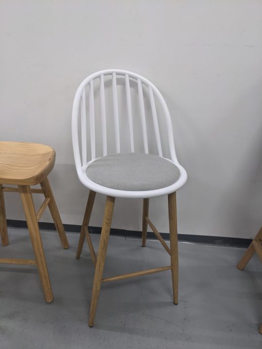 כסא בר מעוצב מתצוגה