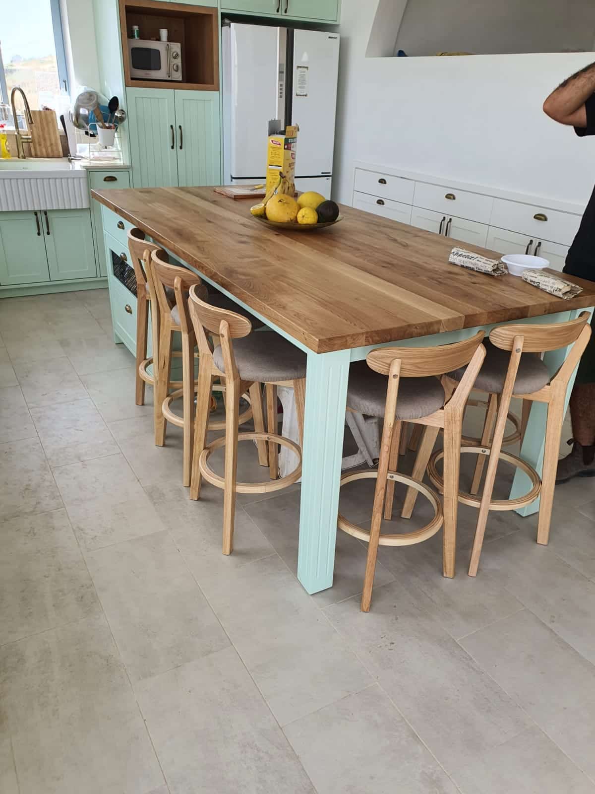 כסא בר ג'ימס מושב עץ