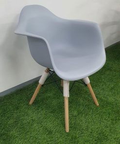 כסא מעוצב מתצוגה